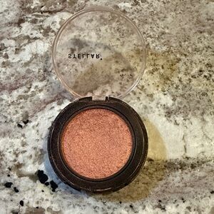 Stellar blush in eclipse